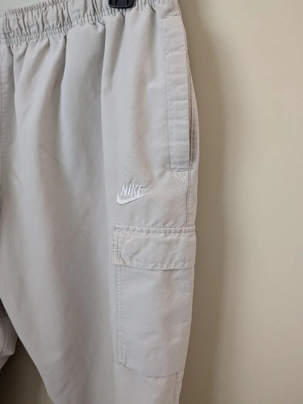 Nike Women's Sportswear Everything Wovens Mid-Rise Cargo Pants XXL (35x29) Cream